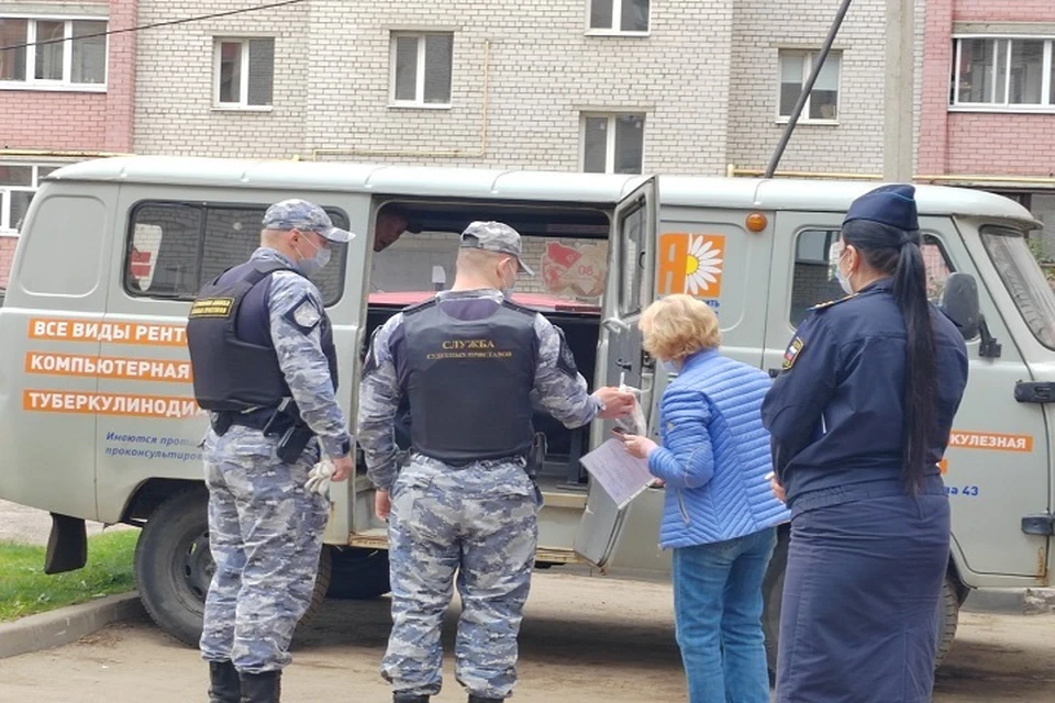 На лечение больного отправили принудительно. Фото: УФССП по Ярославской области.