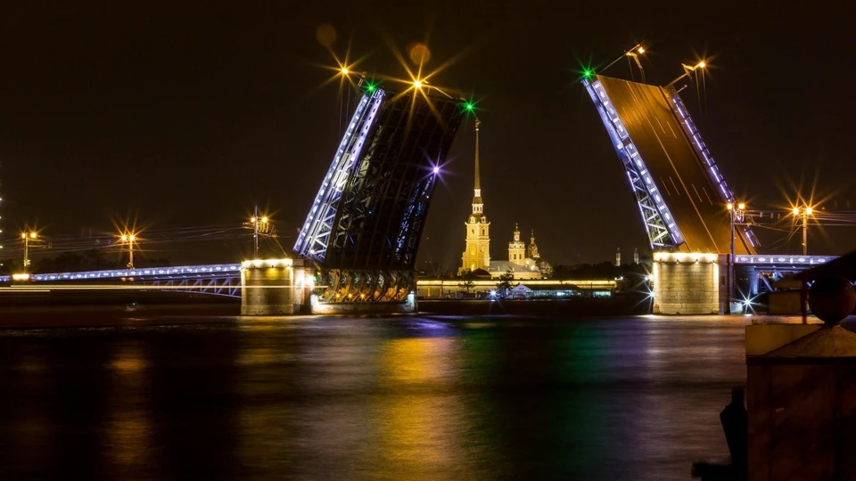 Мост засияет вечером 20 сентября.