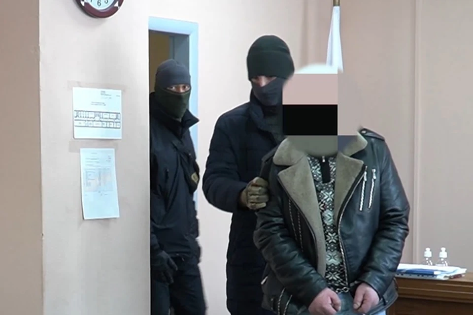 Мужчина передавал секретные данные противнику и призывал к терроризму. Фото: скриншот с видео УФСБ России по Хабаровскому краю