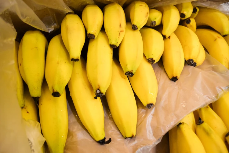 Невролог назвала продукты, которые помогут вам быстрее засыпать