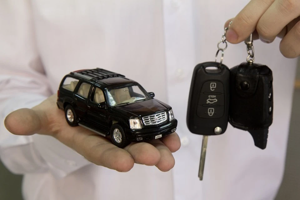 Первые две строчки занимают отечественные автомобили.
