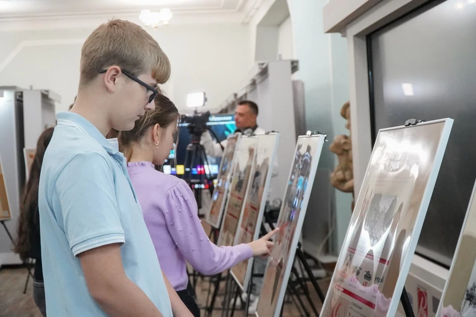 Выставка посвящена традиционным российским ценностям. Фото - тг-канал администрации Мелитополя