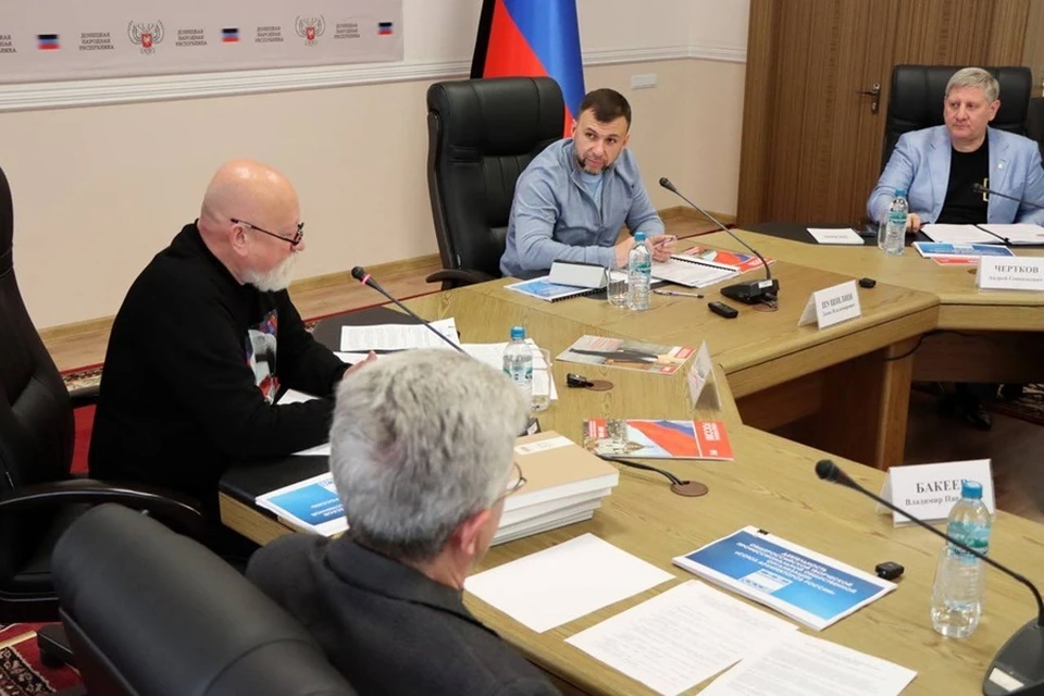 Андрей Чертков встретился с делегацией Союза архитекторов России. Фото: ТГ/Чертков