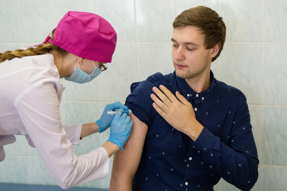 Прививка от пневмококка Prevenar 13 делается один раз и дает защиту на всю жизнь.