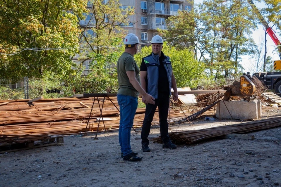 Мариуполь посетил гендиректор технического надзора ремонта домов. Фото: Администрация Мариуполя