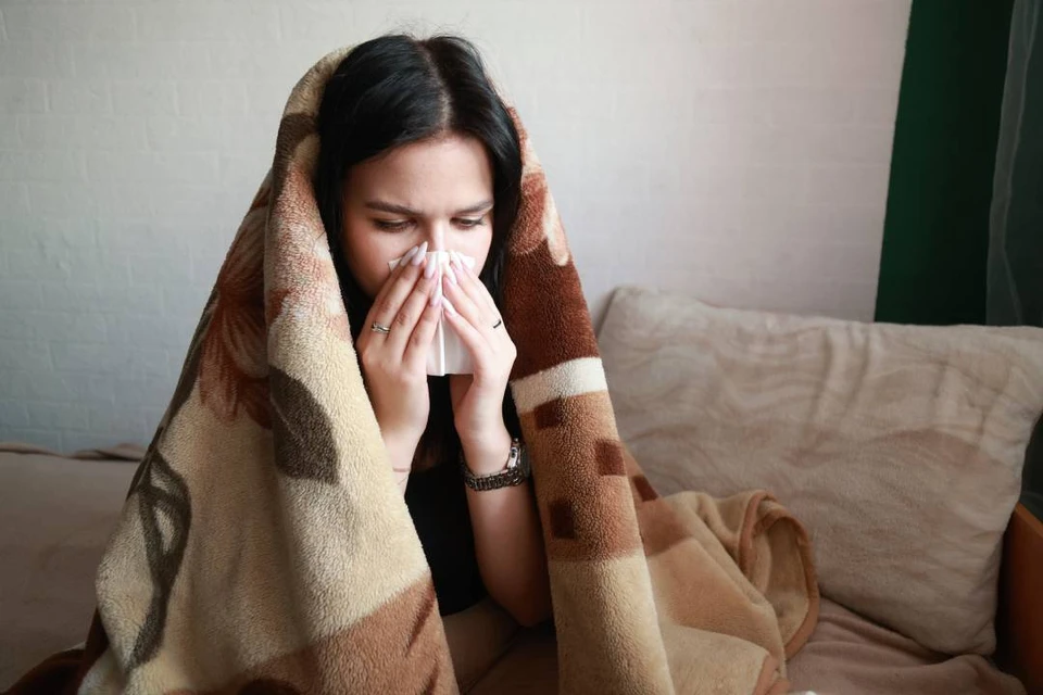 Осень уже окончательно вступила в свои права, и вместе с яркими красками листьев пришла волна простудных заболеваний.