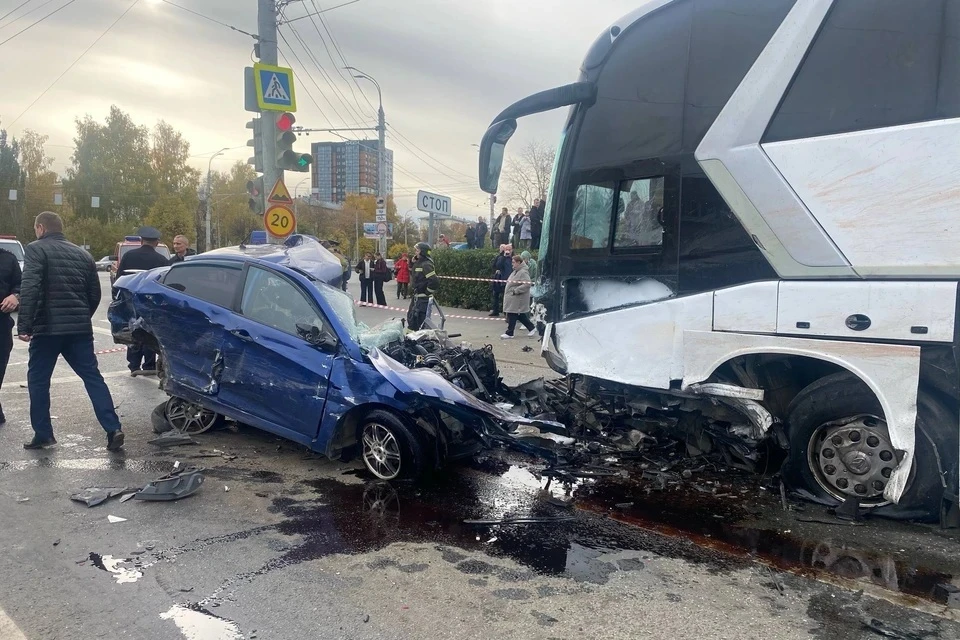 Четыре человека погибли в ДТП с рейсовым автобусом в Ижевске Фото: Госавтоинспекция Удмуртии