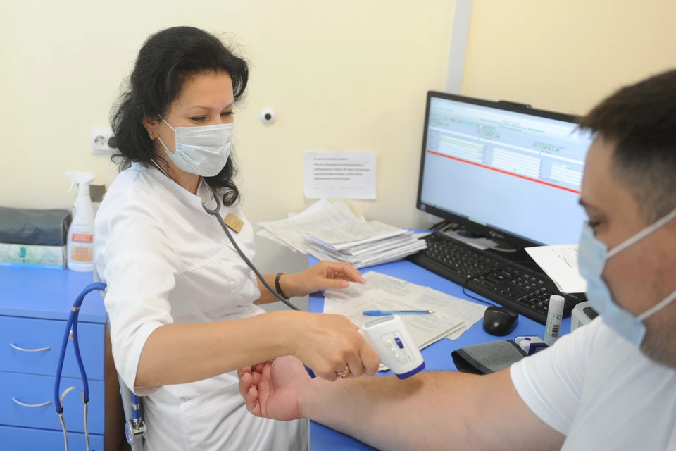 Петербург рассмотрит инициативу обязать безработных платить за ОМС.