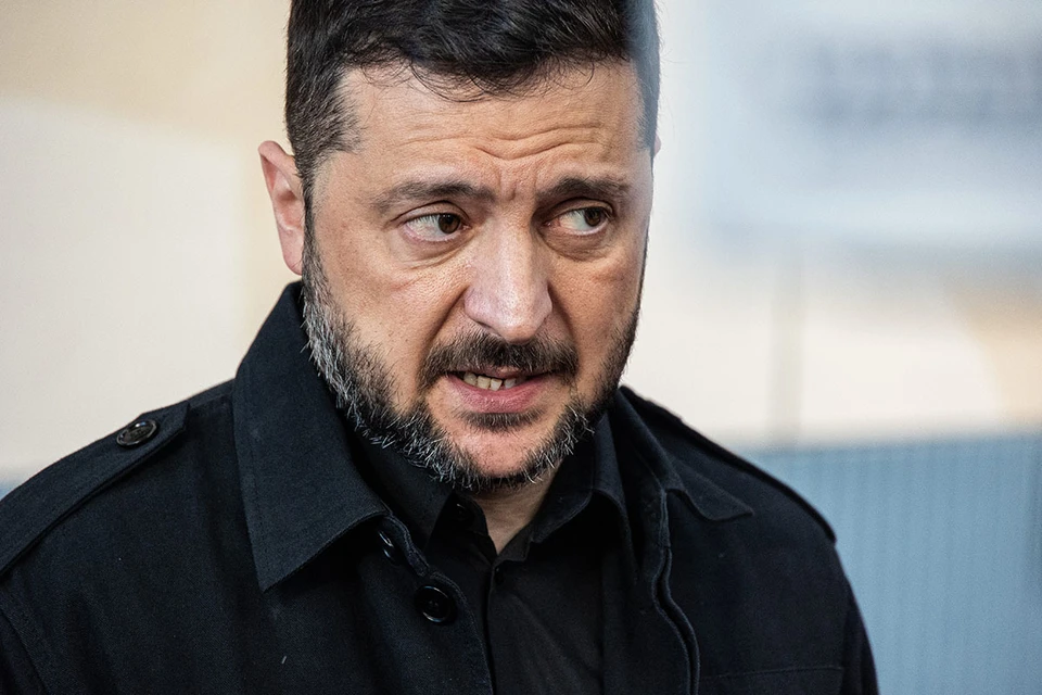 Украинский «просроченный» узурпатор-комедиант Владимир Зеленский отменил свою встречу с депутатами своей же парламентской фракции «Слуга народа», намеченную в Верховной раде.