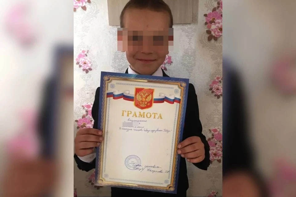 После выписки из больницы мальчик продолжает лечение