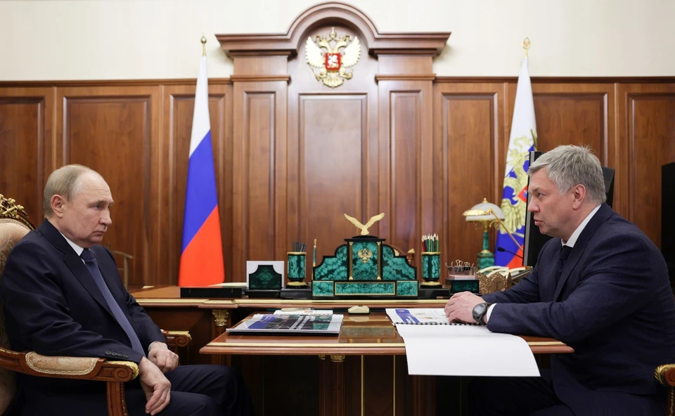 Владимир Путин провел встречу с губернатором Алексеем Русских | ФОТО: сайт Кремля