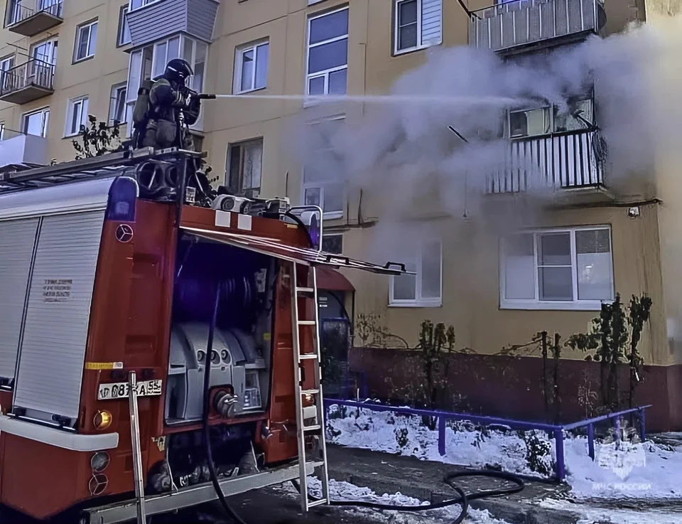 ЧП произошло в микрорайоне Заозерном. Фото: ГУ МЧС России по Омской области