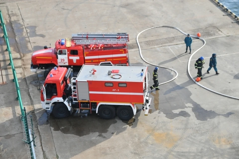 Донские спасатели 12 раз выезжали на борьбу с пожарами.