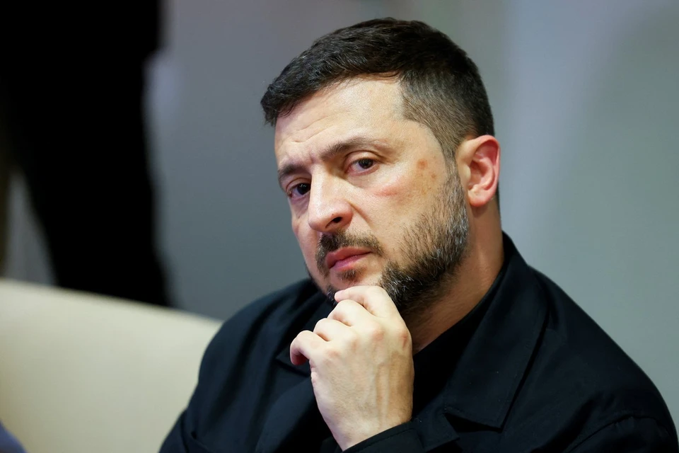Зеленский зачищает конкурентов, цепляясь за власть