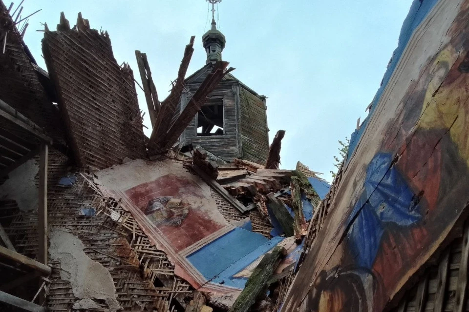 До недавнего времени росписи внутри храма были в очень хорошей сохранности... Фото: vk.com/little.histories