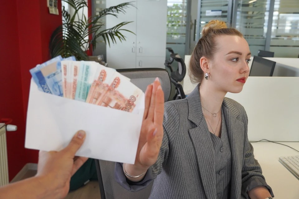 Муравьев рассказал, что отпуск на 1 ноября поможет избежать шестидневки
