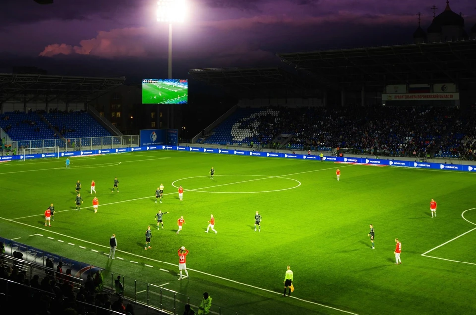 На посещаемость повлияло крайне неудобное время начала игры в будний день – в 17:30.