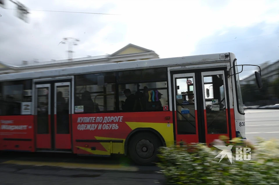 На остановках микрорайона ЖБИ образовались толпы пассажиров