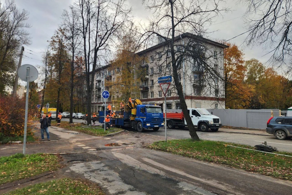 На участке ограничено движение транспорта. Фото: t.me/VDKSPB