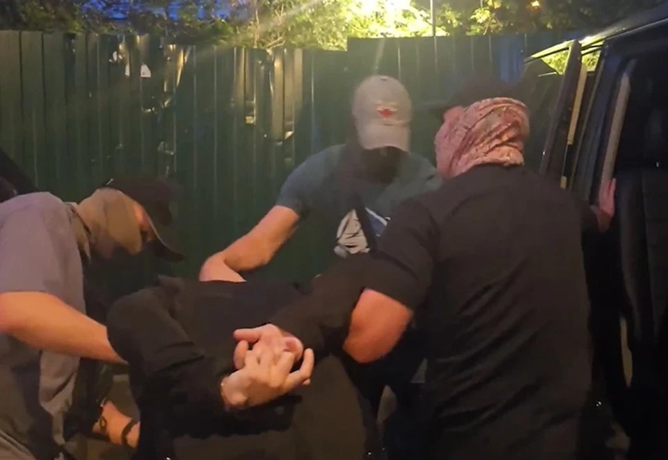 Мужчину схватили прямо на улице