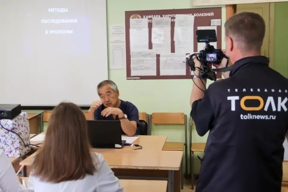 Пилотным героем проекта стал Юрий Тен, главный детский хирург Алтайского края