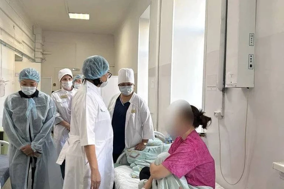 В Бурятии выписывают пациентов после массового отравления шаурмой и онигири. Фото: тг-канал министра здравоохранения Бурятии Евгении Лудуповой.