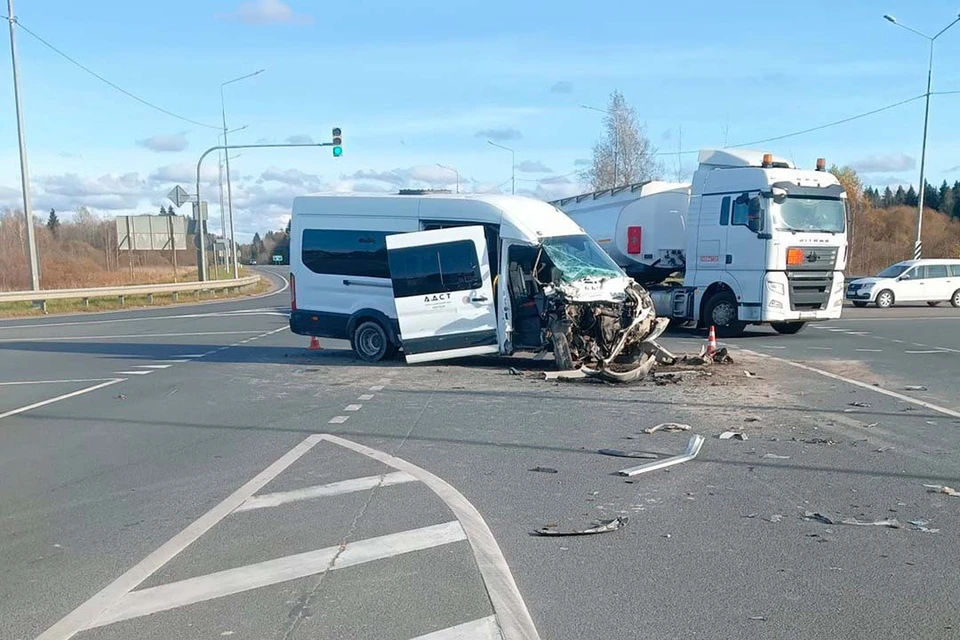 Состояние одного из пострадавших оценили как тяжелое. Фото: Комитет по транспорту Ленобласти