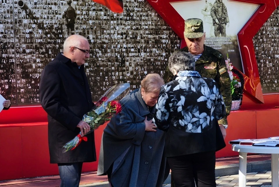 Были вручены 13 Орденов Мужества, медаль «За отвагу» и медаль Жукова. Фото: пресс-службы администрации города.