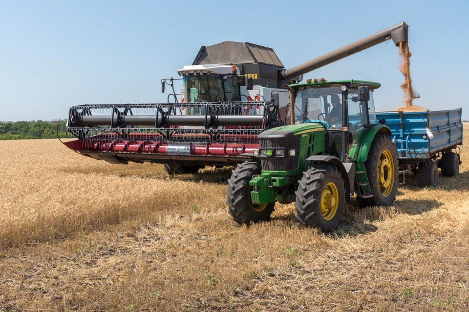"Росагролизинг" уже предоставил аграриям Луганщины порядка 500 единиц сельскохозяйственной техники. Фото: ТГ-канал Леонид Пасечника