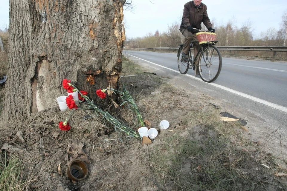 Сотрудники полиции разыскивают водителя, который скрылся после ДТП.
