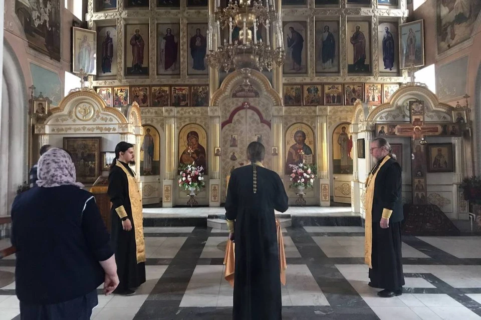 Совершили панихиду по погибшим в результате взрыва на заводе. Фото: Православие на Южном Урале.