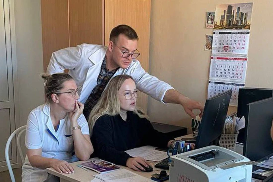 В первый же день специалисты проконсультировали 25 человек. Фото: t.me/turchak_andrey