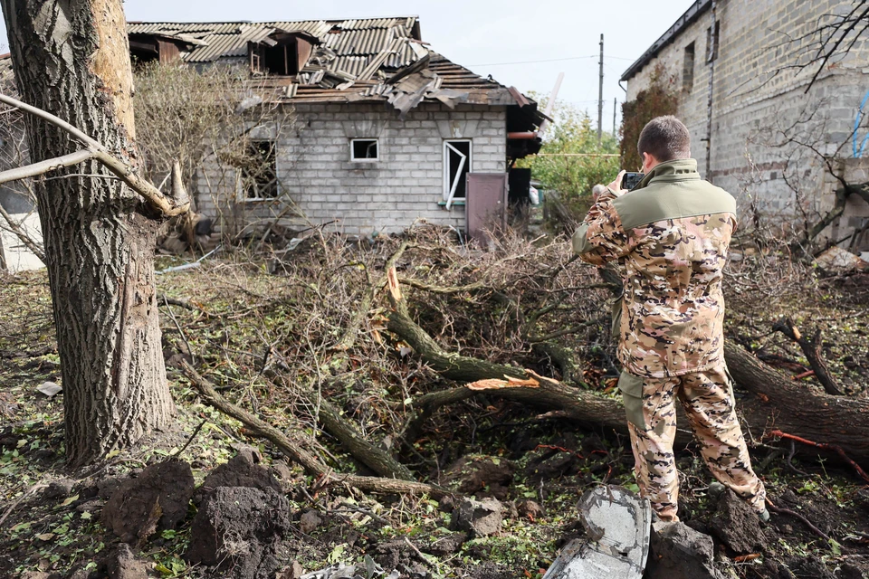 Дом, поврежденный в результате обстрелов со стороны ВСУ, в Червоногвардейском районе Макеевки, ДНР. Фото: Дмитрий Ягодкин/ТАСС