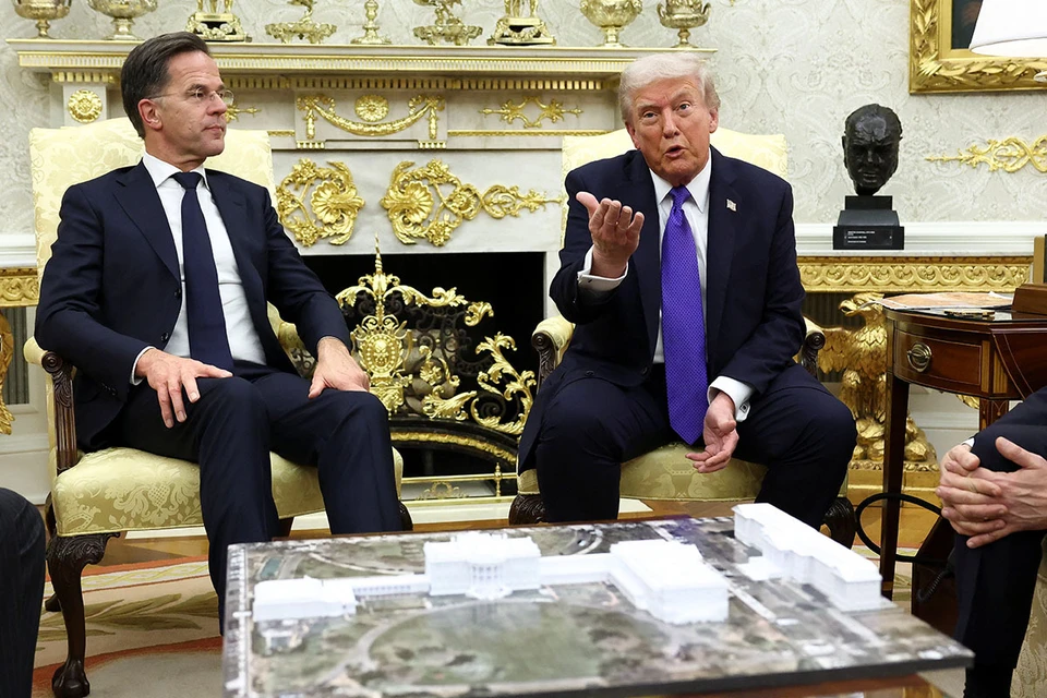 Трамп, после встречи с главою НАТО Рютте, отменил встречу с Путиным в Будапеште и ввел против крупнейших российских нефтяных компаний жесткие санкции.