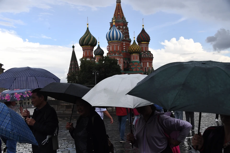 Синоптик Позднякова предупредила москвичей о низком давлении 28 октября