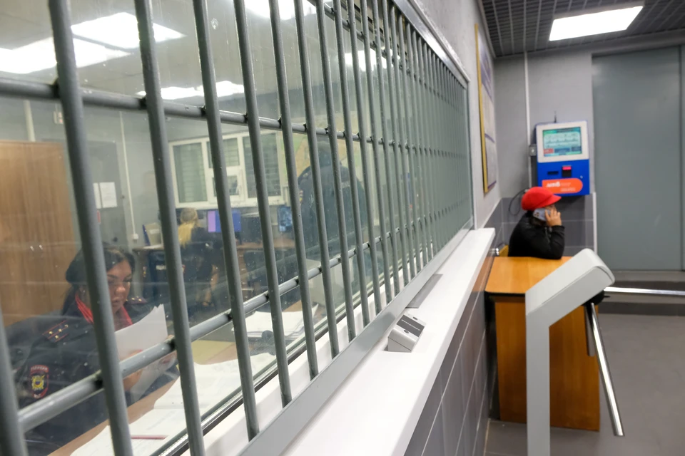 За каждую услугу подозреваемый получал от двух до пяти тысяч рублей.