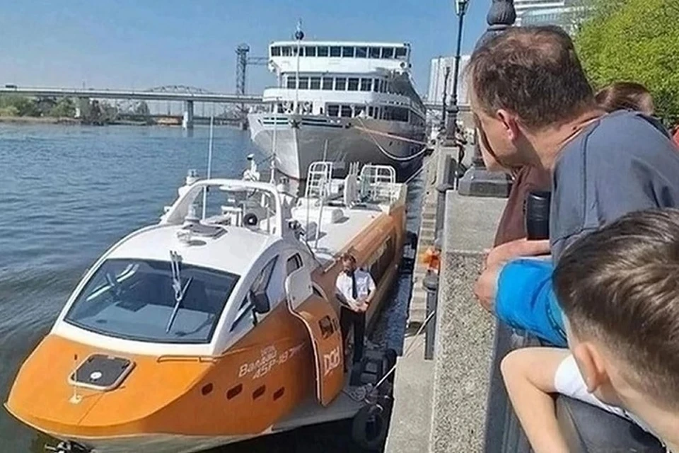 Пассажиров перевозят на судах «Валдай 45Р-18» и «Метеор-120Р»