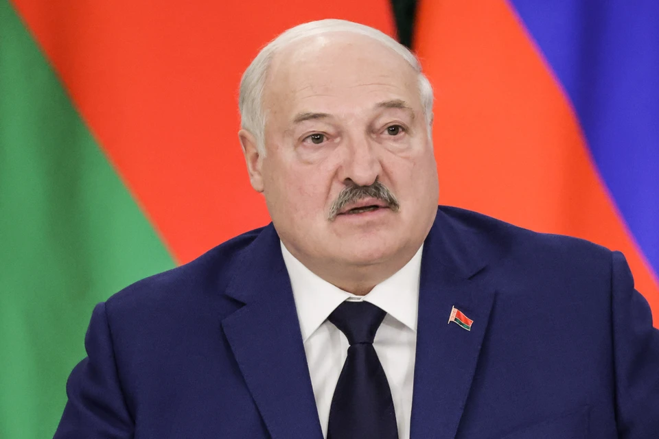 Лукашенко назвал абсурдным решение Литвы закрыть границу из-за воздушных шаров