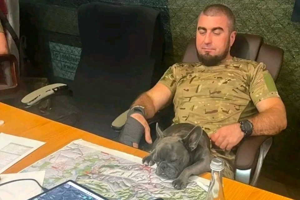 В понедельник украинское издание "Страна" написало, что Манько выложил в соцсети фотографии военных карт с линии соприкосновения