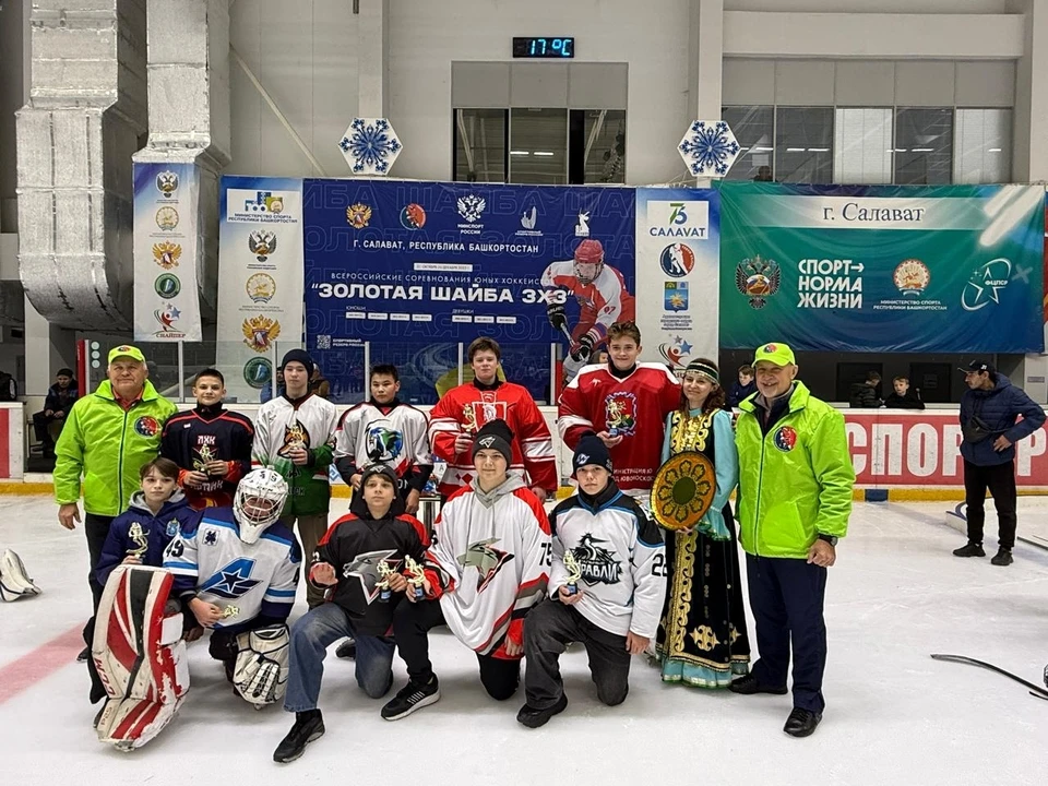 Новомосковские хоккеисты вошли в пятерку сильнейших на всероссийских соревнованиях «Золотая шайба»