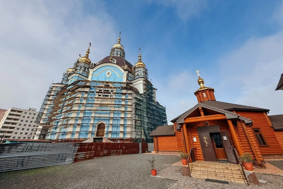 Строители из Петербурга восстанавливают Собор Покрова Божьей Матери в Мариуполе. Фото: Администрация Мариуполя