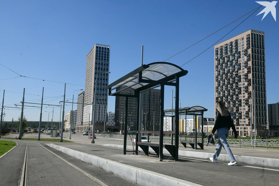 Новые остановки громят вандалы