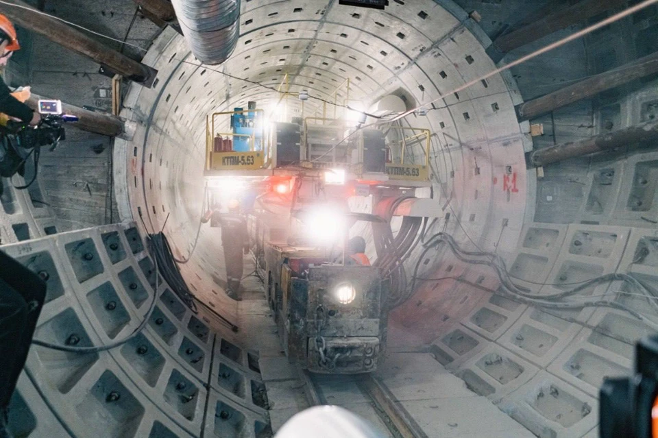 На ремонт восемь станций и создание Единого диспетчерского центра предусмотрено 11,8 млрд рублей. Фото: Смольный