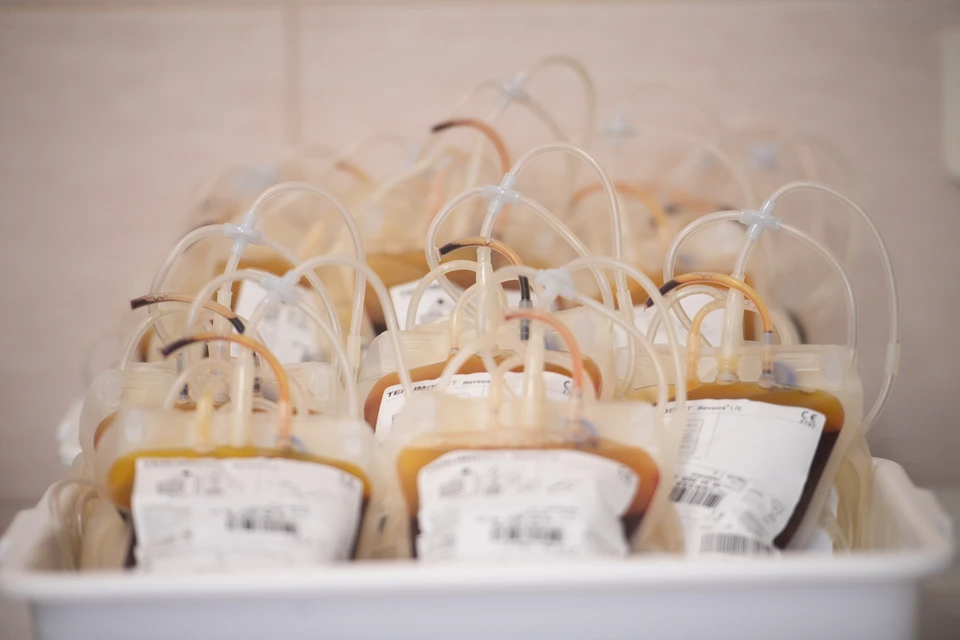 Ребенок на 24-й неделе в утробе матери перенес шесть переливаний крови, что помогло продлить беременность.