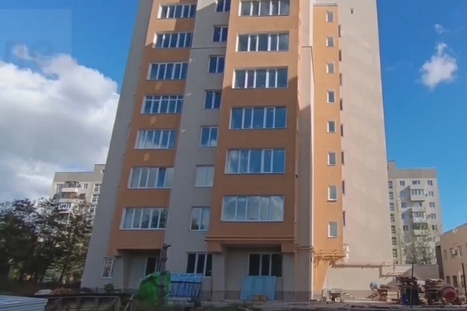 В Приморском районе Мариуполя завершается восстановление десятиэтажного дома. Фото: УТНКР