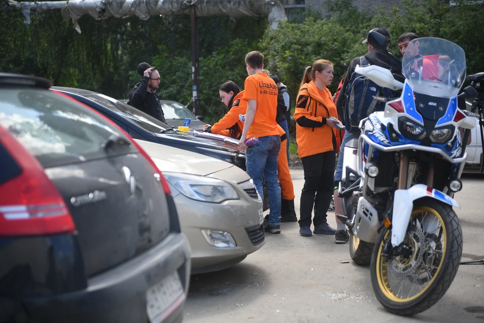 Волонтеры ищут пропавшую женщину больше недели.