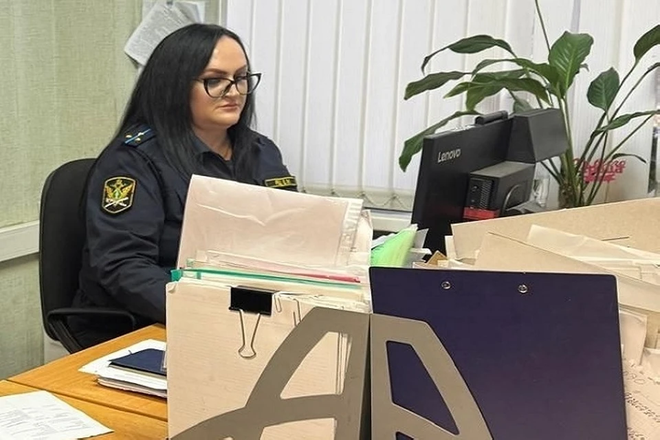 Получить деньги пассажирке помогли приставы. Фото: УФССП по Ярославской области