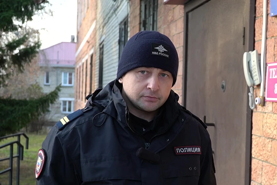 Илья Верхотурцев вытащил продрогшего и ослабевшего мальчика из болота. Фото: УМВД по Курганской области