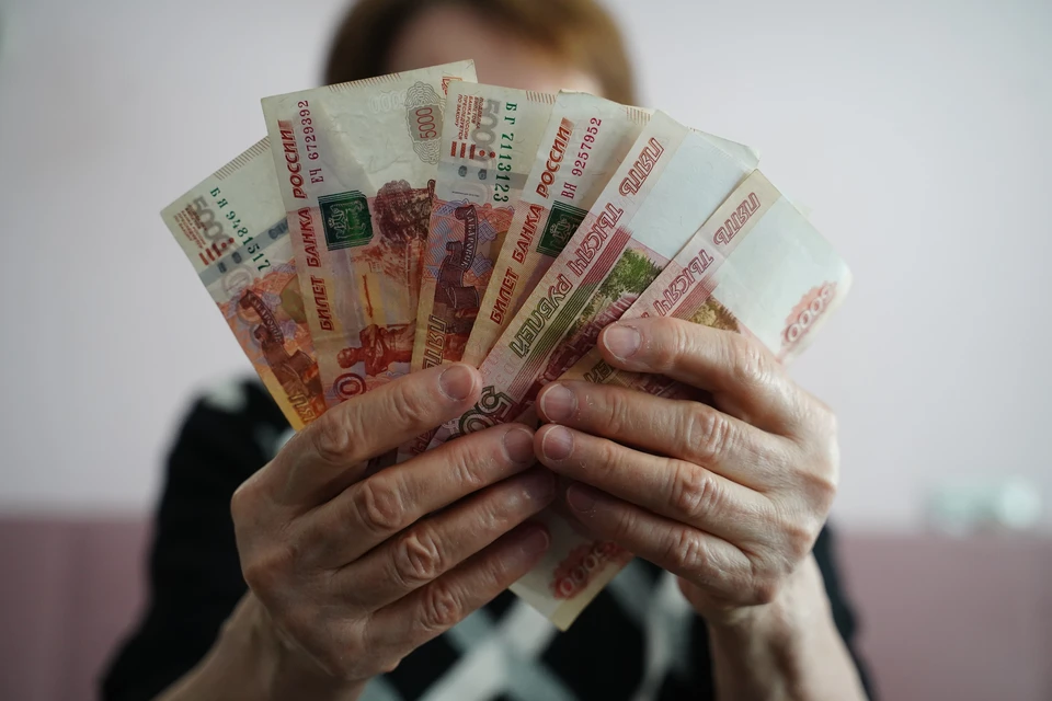 Полиция Кузбасса задержала томичей, похитивших у пенсионерки 2,1 млн рублей.