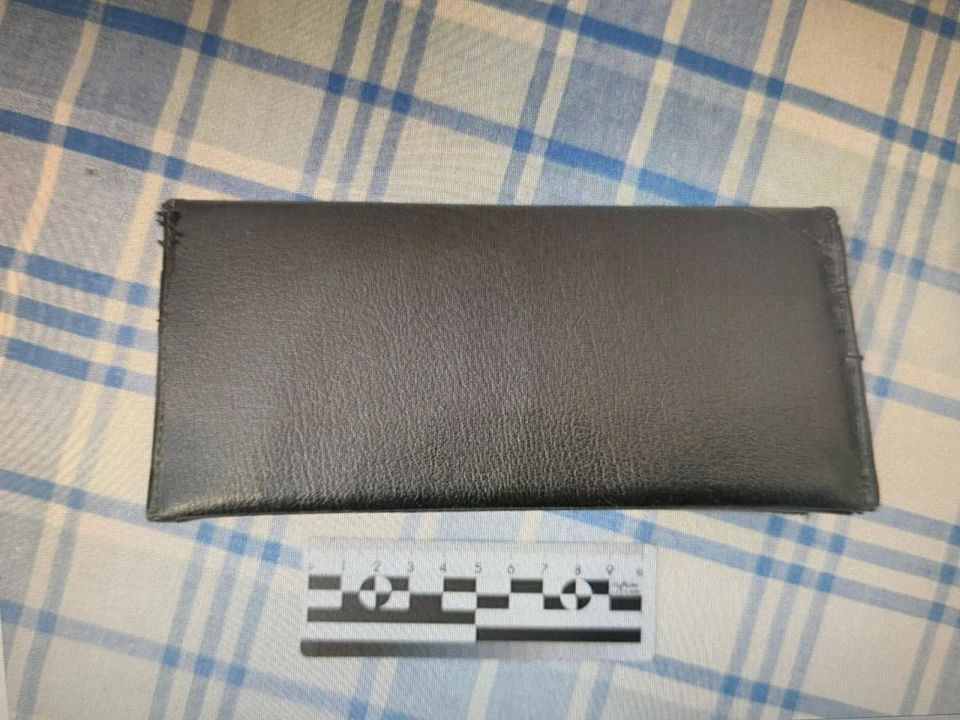 Пенсионер хранил деньги дома в кошельке